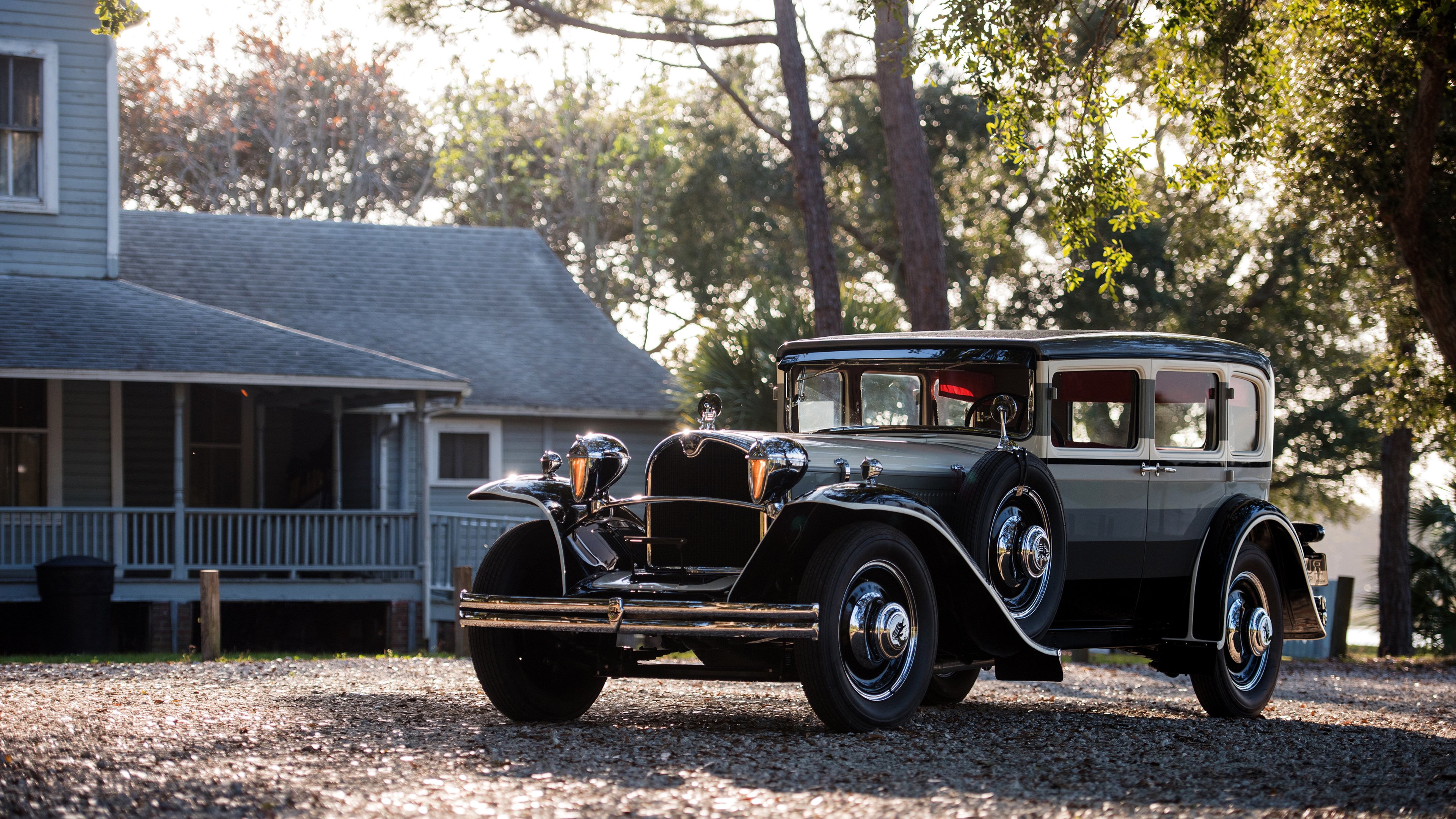 “快艇冲浪：东三叉湖赛场迎来最燃的水上竞速”