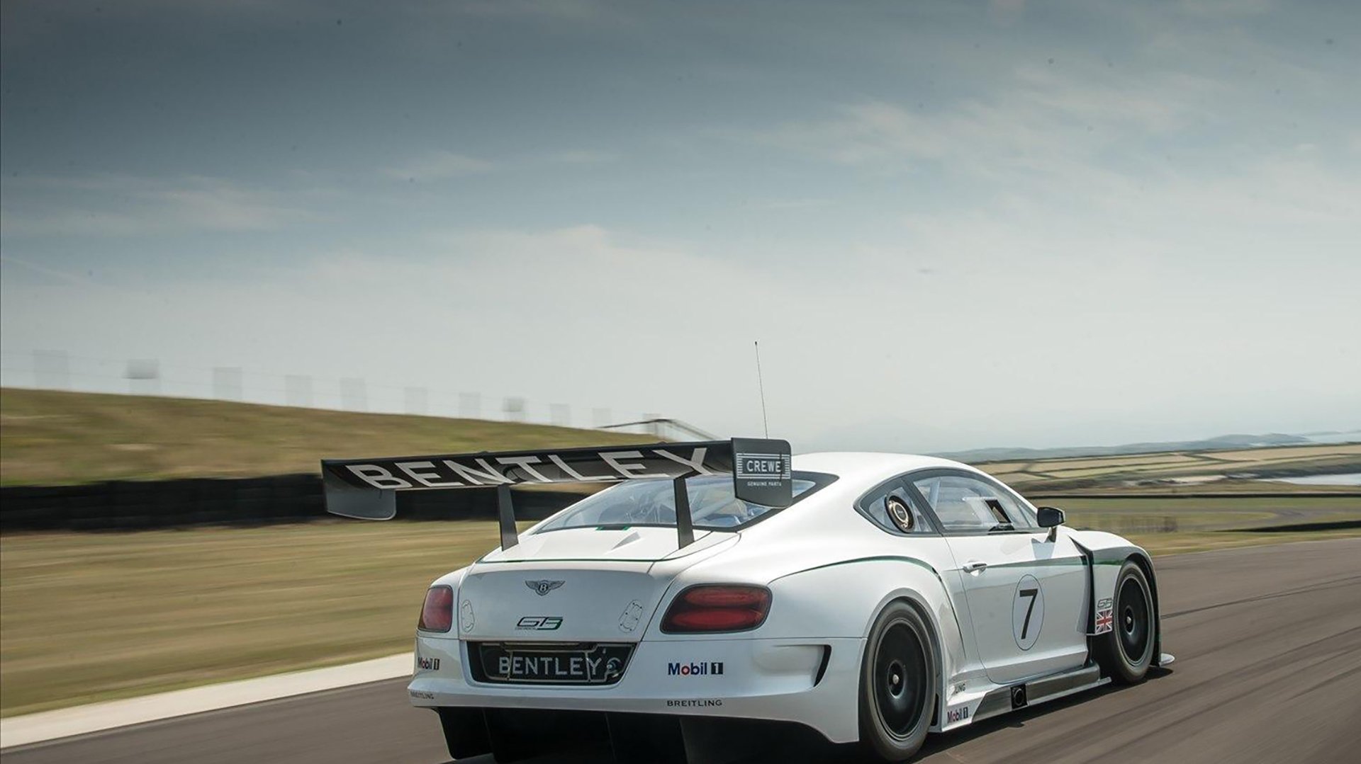 九游娱乐-弗赖堡体能储备优秀支持高频进攻，弗赖堡位置